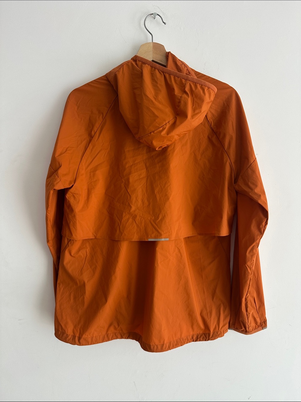 REI Woman’s Hooded Windbreaker in Bright Orange M - Picture 2 of 5